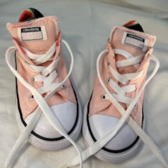 Converse Toddler Girls Sneakers - Size 10 - Light Pink w/Watermelon Lining NIB - Picture 1 of 12